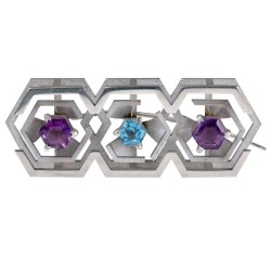 Brooch – XTE J1118+480
