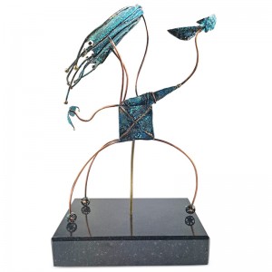 Learning to Fly : Sculpture